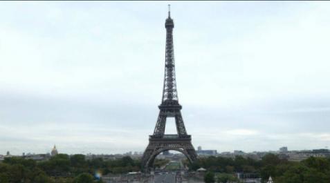 La Torre Eiffel estrena un suelo de vértigo La Torre Eiffel estrena un suelo de vértigo