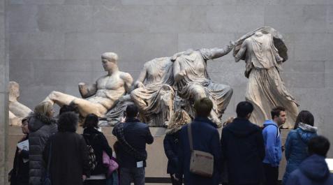 El préstamo de una estatua del Partenón indigna a Grecia El préstamo de una estatua del Partenón indigna a Grecia