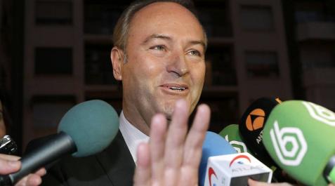 Rajoy confirma a Fabra como candidato al Gobierno valenciano Rajoy confirma a Fabra como candidato al Gobierno valenciano
