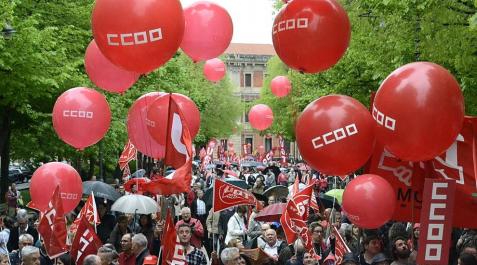 Manifestación de UGT y CC OO por el Día del Trabajador Miles de personas, convocadas por UGT y CCOO de Navarra, se han manifestado en Pamplona este viernes, Día Internacional del Trabajo, para reivindicar un cambio