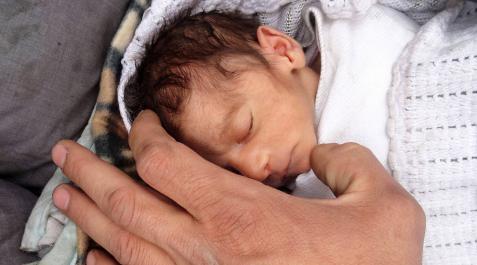 Amira, 'la niña milagro' que avergüenza al mundo Amira, 'la niña milagro' que avergüenza al mundo