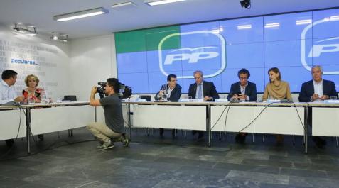 Rajoy hará los cambios que planea en el PP y el Gobierno antes de verano Rajoy hará los cambios que planea en el PP y el Gobierno antes de verano