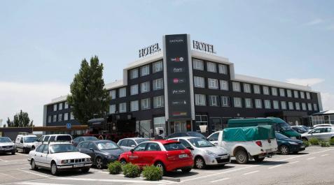 El complejo Castejón invierte 500.000 € en reformas El complejo Castejón invierte 500.000 € en reformas