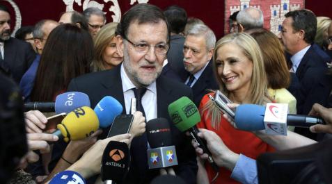 Los consejeros de Cifuentes toman posesión arropados por Rajoy Los consejeros de Cifuentes toman posesión arropados por Rajoy