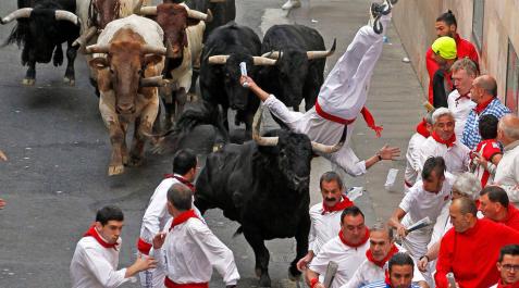 Javier Sesma, de Diario de Navarra, premiado por una foto del encierro Javier Sesma, de Diario de Navarra, premiado por una foto del encierro