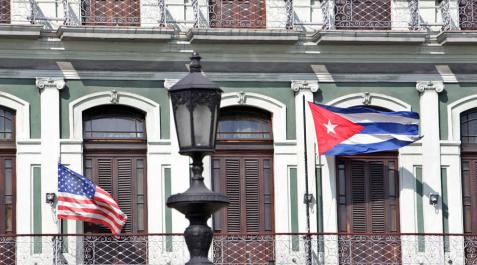 EE UU y Cuba restablecen hoy sus relaciones y abren embajadas EE UU y Cuba restablecen hoy sus relaciones y abren embajadas