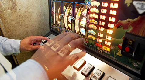 Las 'tragaperras' son el juego en el que los navarros gastan más dinero Las 'tragaperras' son el juego en el que los navarros gastan más dinero