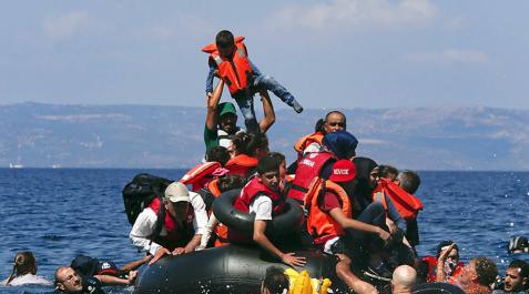 Decenas de muertos, incluidos 15 niños, en un naufragio en Grecia Decenas de muertos, incluidos 15 niños, en un naufragio en Grecia