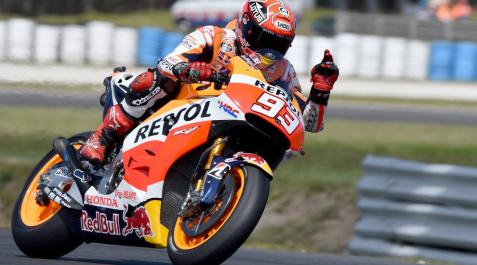 Márquez logra la pole y Lorenzo le gana la partida a Rossi Márquez logra la pole y Lorenzo le gana la partida a Rossi