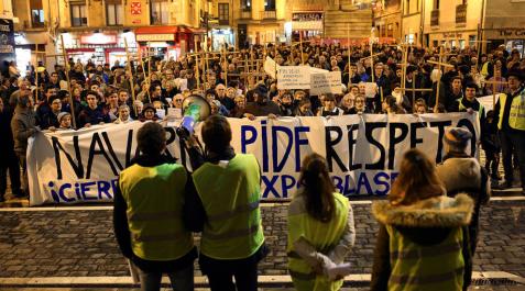 Unas 900 personas exigen que se retire la exposición de Azcona Unas 900 personas exigen que se retire la exposición de Azcona