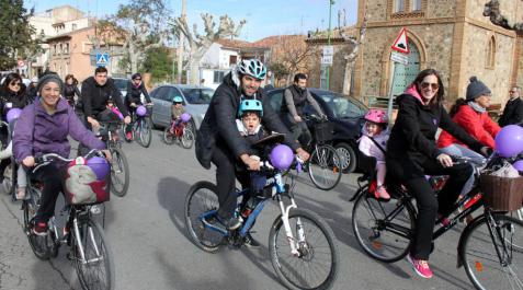 Cintruénigo acoge una marcha ciclista en defensa de la mujer Cintruénigo acoge una marcha ciclista en defensa de la mujer