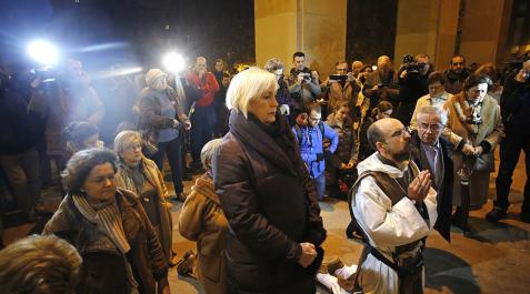 Reabre la polémica muestra de Abel Azcona en Pamplona La muestra ha abierto con las fotos de la parte polémica de Azcona