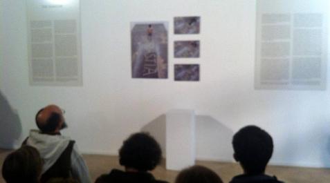 Abierta la polémica muestra de Abel Azcona en Pamplona La muestra ha abierto con las fotos de la parte polémica de Azcona