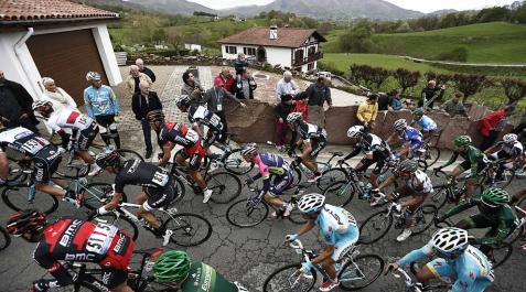 La Vuelta al País Vasco pasó por Zugarramurdi y concluyó en Urdax en su edición de 2014. La Vuelta al País Vasco pasó por Zugarramurdi y concluyó en Urdax en su edición de 2014.