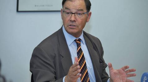 Román Felones. Román Felones.