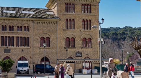 Tierra Estella - El Bar Estación comienza la ampliación que le hará estar  cerrado un mes