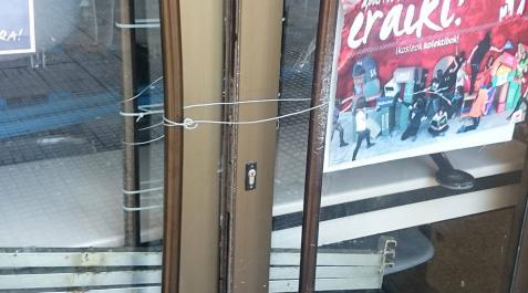 Mañana de incidentes en la UPNA en un día de huelga estudiantil