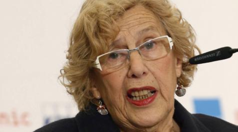 Carmena le declara la guerra a las cacas de los perros Carmena le declara la guerra a las cacas de los perros
