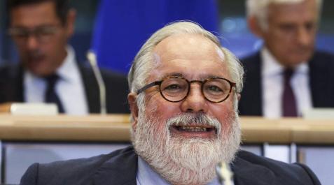 La Eurocámara avala a Arias Cañete como comisario de Clima y Energía La Eurocámara avala a Arias Cañete como comisario de Clima y Energía