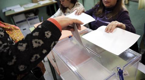 Un total de 210.000 urnas reciben ya los votos de más de 36,5 millones de ciudadanos Un total de 210.000 urnas reciben ya los votos de más de 36,5 millones de ciudadanos