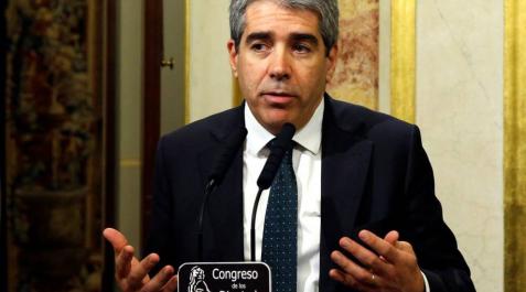 Homs acusa a Pedro Sánchez de ser una Homs acusa a Pedro Sánchez de ser una