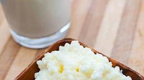 Los probióticos presentes en alimentos como el kéfir, consumidos en cantidad suficiente, producen efectos positivos en la salud digestiva. Los probióticos presentes en alimentos como el kéfir, consumidos en cantidad suficiente, producen efectos positivos en la salud digestiva.