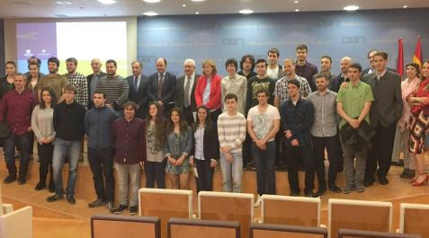 Alumnos de Salesianos crean seis dispositivos impresos con una tinta que se ilumina Alumnos de Salesianos crean seis dispositivos impresos con una tinta que se ilumina