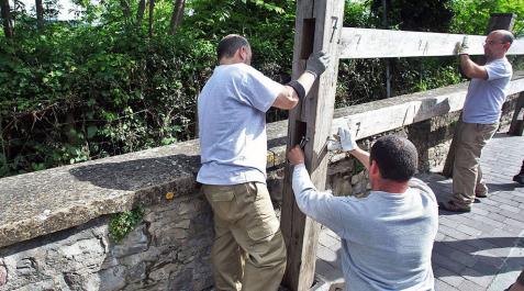 Carpintería Hermanos Aldaz comienza a montar vallado del encierro con Carpintería Hermanos Aldaz comienza a montar vallado del encierro con