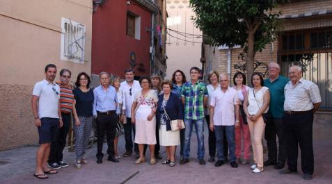 María Jesús Domínguez Liñán -en el centro de la imagen, entre su cuñada Nati Carcavilla y el presidente de Moskera José Antonio Martínez-, rodeada de sus sobrinos y de su hermano Francisco -1º por la derecha-. María Jesús Domínguez Liñán -en el centro de la imagen, entre su cuñada Nati Carcavilla y el presidente de Moskera José Antonio Martínez-, rodeada de sus sobrinos y de su hermano Francisco -1º por la derecha-.