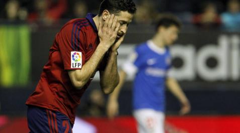 Damià Abella, durante un partido con Osasuna. Damià Abella, durante un partido con Osasuna.