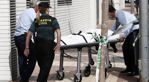 Detenido tras matar a su pareja y agredir a sus dos hijos en Benicàssim Detenido tras matar a su pareja y agredir a sus dos hijos en Benicàssim