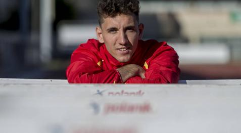 El vallista navarro Sergio Fernández paró el cronómetro de la prueba de 400mv en 49.02 segundos. El vallista navarro Sergio Fernández paró el cronómetro de la prueba de 400mv en 49.02 segundos.