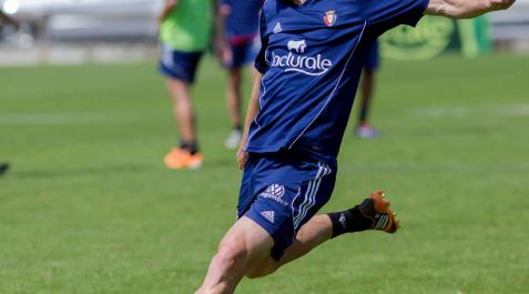 Osasuna se hará cargo del 50% de la ficha de Oriol Riera Osasuna se hará cargo del 50% de la ficha de Oriol Riera