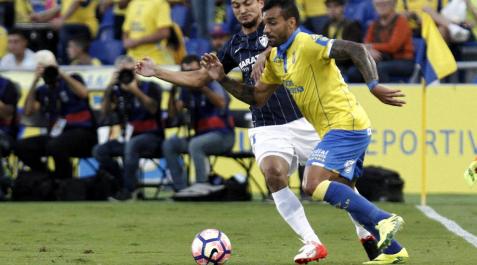 Las Palmas vuelve a ganar y el Eibar rescata un punto ante el Sevilla Las Palmas vuelve a ganar y el Eibar rescata un punto ante el Sevilla