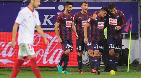 El Eibar rescata un punto en inferioridad numérica El Eibar rescata un punto en inferioridad numérica