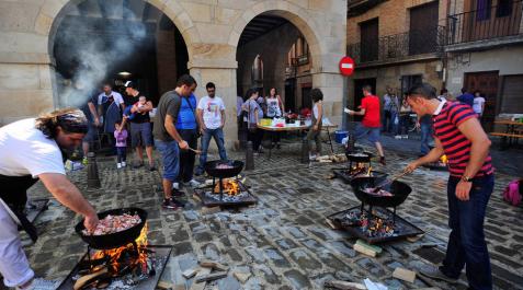 Sabor y tradición en las ferias puentesinas Sabor y tradición en las ferias puentesinas