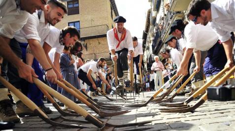 Carrera de layas en Puente la Reina