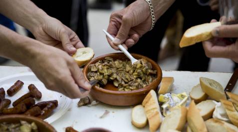 XXIII capítulo de la Cofradía del Hongo y la Seta de Navarra La Cofradía del Hongo y la Seta de Navarra celebró ayer su XXIII capítulo con un concurso de cocina en el que la Cofradía del Salmón de Bidasoa se alzó con el primer puesto.
