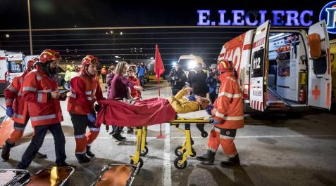 Imágenes del simulacro de atentado terrorista realizado en el centro comercial La Morea.