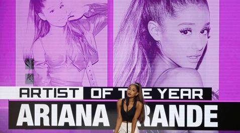 Ariana Grande fue elegida artista del año