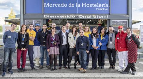 Parte de la plantilla de Makro, en Pamplona, el día de la inauguración del cambio del centro. Parte de la plantilla de Makro, en Pamplona, el día de la inauguración del cambio del centro.