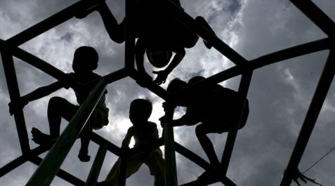 Padres de familias de acogida critican el modelo de protección Padres de familias de acogida critican el modelo de protección