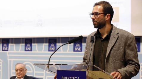 Sergio Navarro gana el Premio de Poesía Adonáis, que cumple 70 años Sergio Navarro gana el Premio de Poesía Adonáis, que cumple 70 años