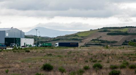 Vista parcial del polígono de la meseta de Salinas, ya urbanizado, y donde se ha autorizado el matadero. Vista parcial del polígono de la meseta de Salinas, ya urbanizado, y donde se ha autorizado el matadero.