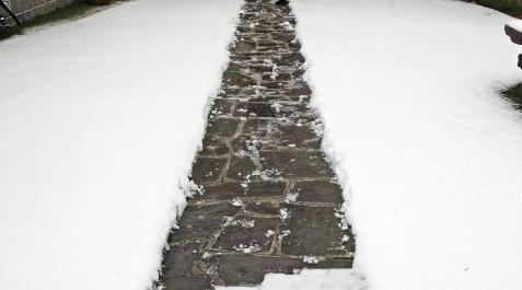 Temporal de nieve en Navarra El primer temporal de nieve del invierno ha llegado este viernes al norte de la Comunidad foral. La Agencia Estatal de Meteorología mantiene la predicción de que durante esta tarde-noche y este sábado se registren precipitaciones generalizadas en forma de nieve a partir de los 400 metros.