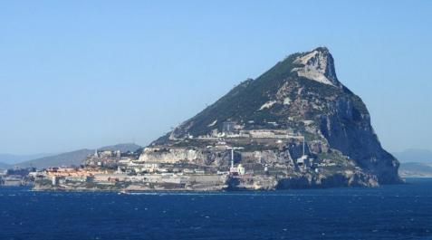Cinco barcos pesqueros españoles salen a faenar cerca de Gibraltar Cinco barcos pesqueros españoles salen a faenar cerca de Gibraltar