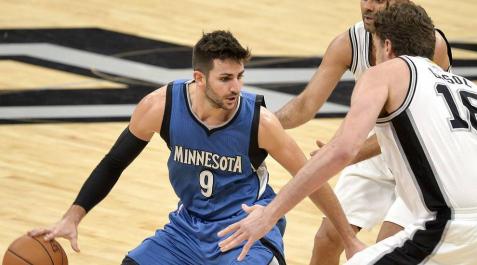Ricky Rubio pierde contra PauGasol pero brilla más que él Ricky Rubio pierde contra PauGasol pero brilla más que él