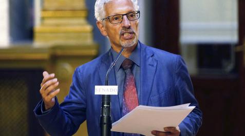Vidal dimite como senador para Vidal dimite como senador para