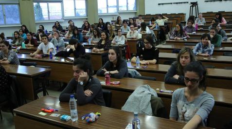 Las pruebas de formación sanitaria examinan en la UN a 433 aspirantes Las pruebas de formación sanitaria examinan en la UN a 433 aspirantes