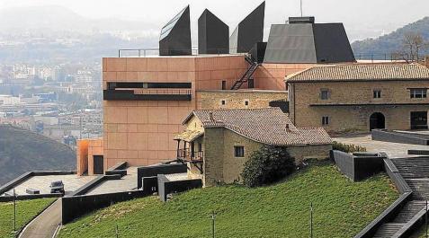 Insignias culturales de Navarra Baluarte, Museo Oteiza, Centro Huarte, Festival Punto de Vista y Teatro Gayarre